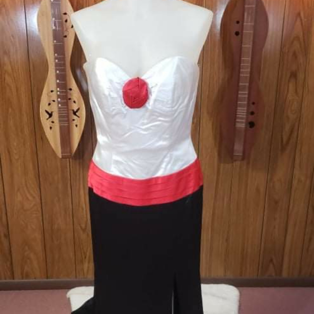 BG Haute - Long Dress - Color Black Red White - Size 10 - BC7019 B18040